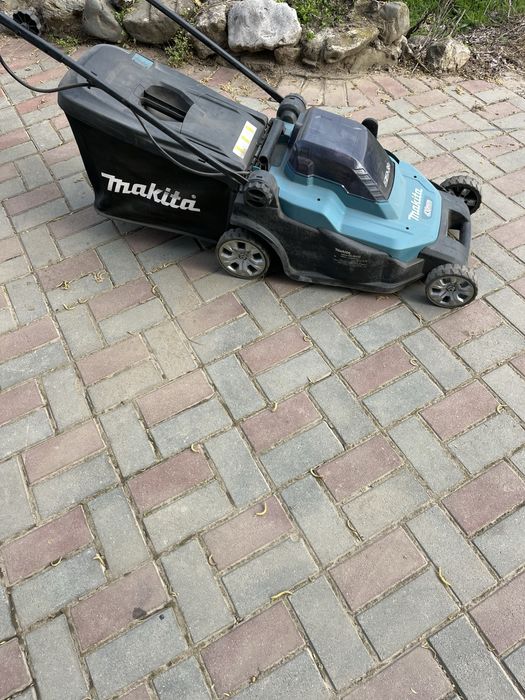 Masina tuns gazon iarba makita