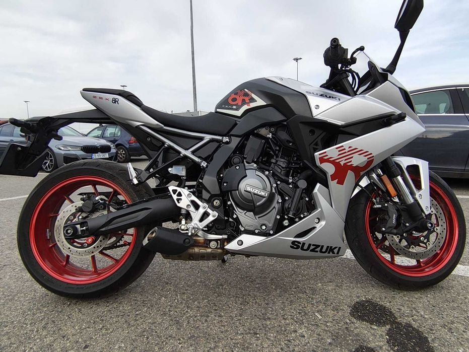 Vand Suzuki GSX-8R an 2024, garantie 2028 cu doar 1573km