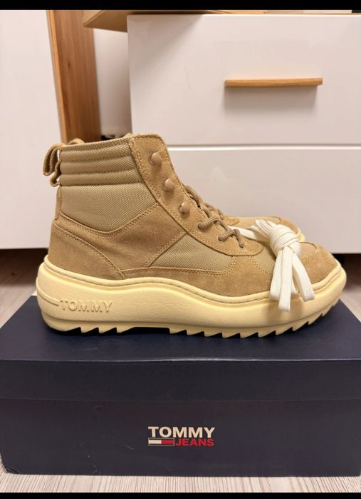 Vand ghete Tommy Hilfiger