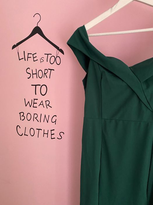 Страхотна дълга рокля с цепка