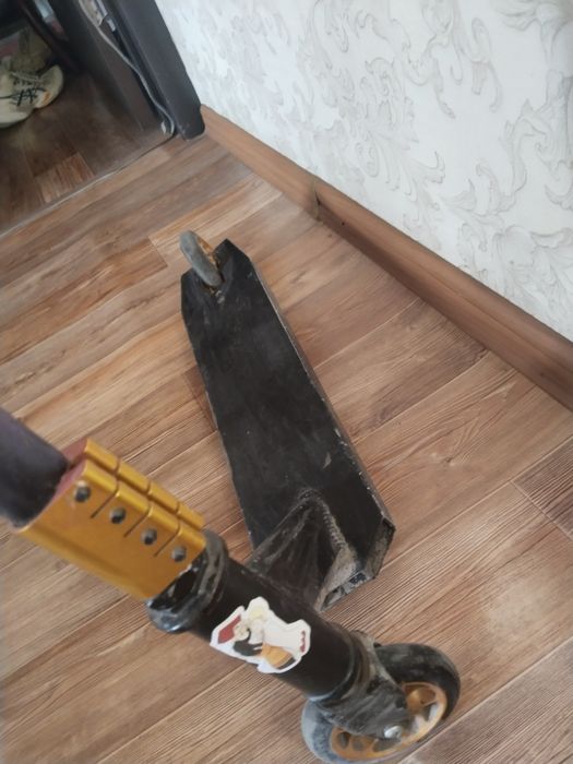 Трюковой самокат.