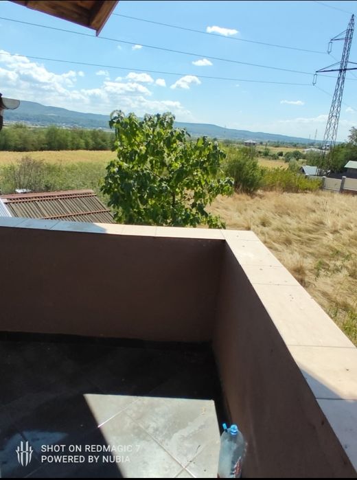 Inchiriez apartament la Casa aproape de oras