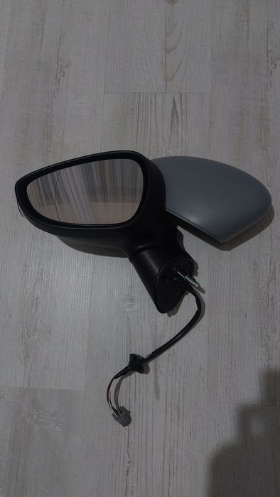 Oglinda exterioara Ford Fiesta, partea stanga nou fara defecte
