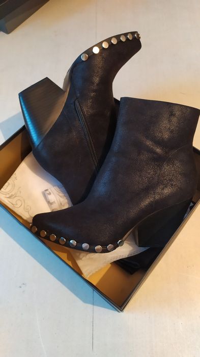 Новая обувь с бутика 37 размера