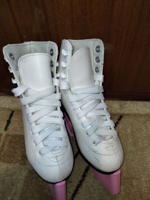 Продам коньки детские