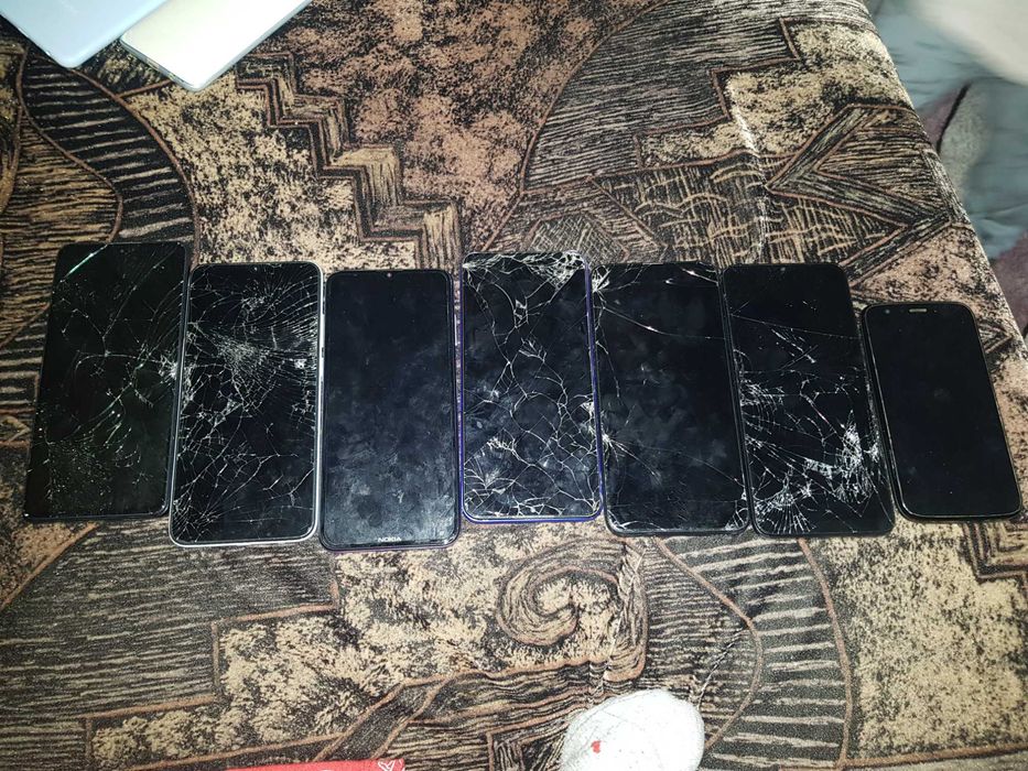 Telefoane pentru piese