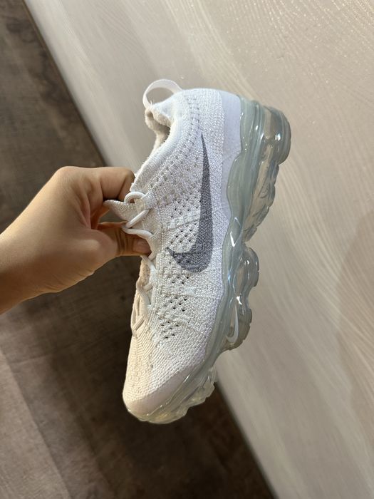 Маратонки Nike.