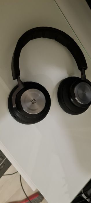 Casti Bang and Olufsen H9