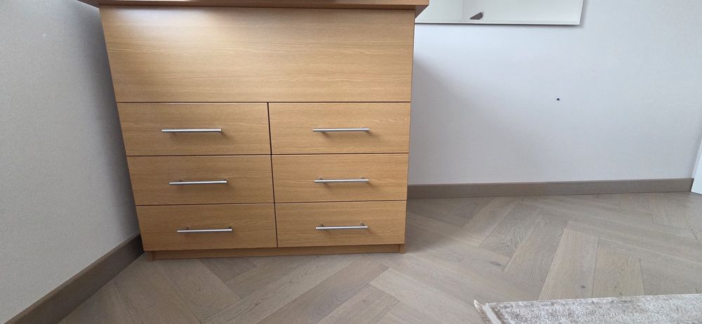 Vand măsuță de infasat