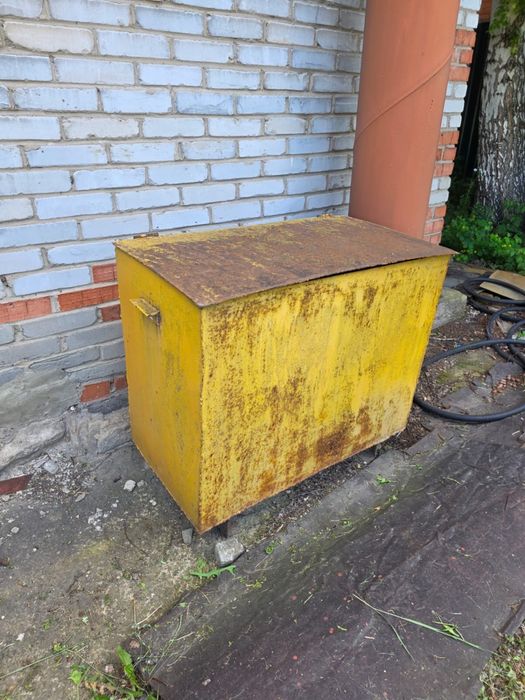 Продам металлический ящик для хранения