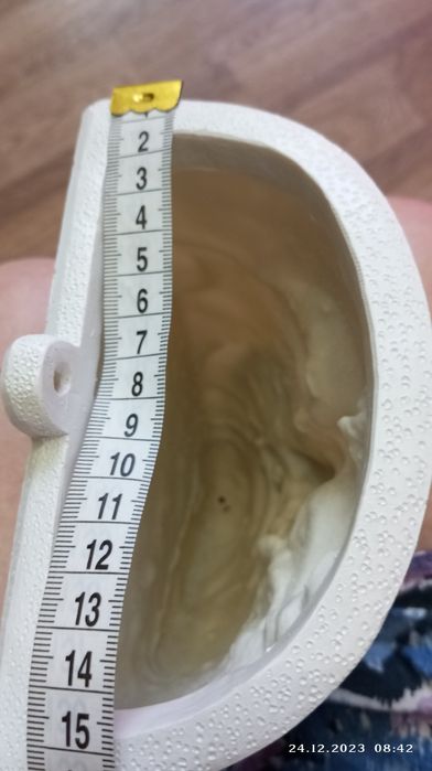 Настенное кашпо для цветов