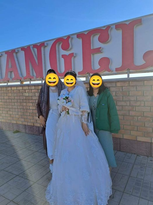 Продам свадебный платье с шубкой.