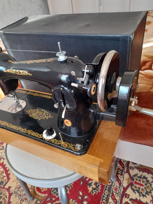 Швейная машинка б/у