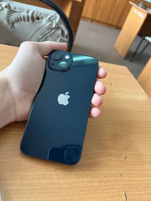 Продам срочно 13 айфон