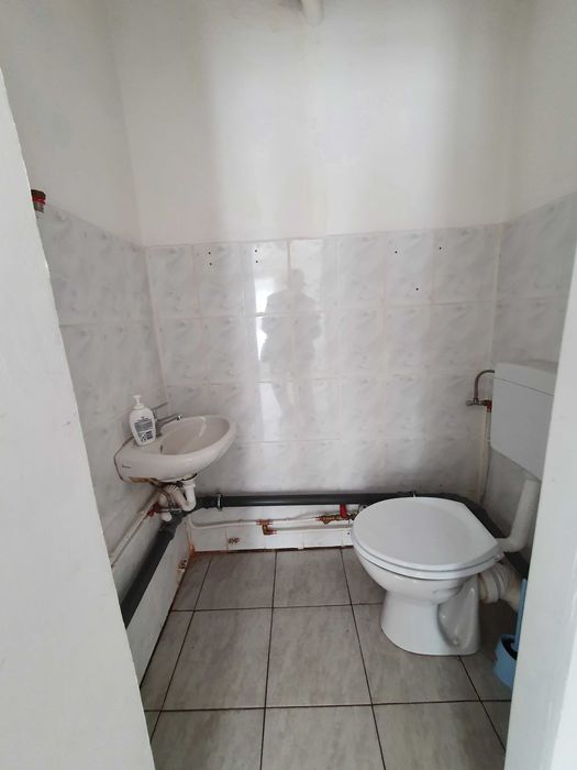 Dau in chirie spatiu comercial ULTRACENTRAL, 35 mp, vis a vis Casa de Cultura a Studentilor, parter, acces si vitrine la strada