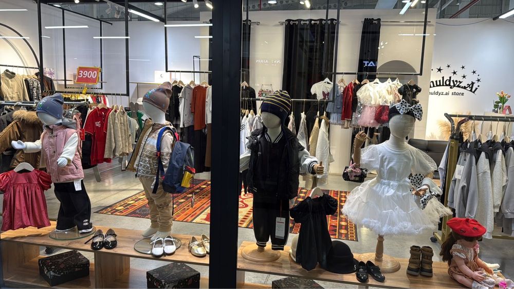 Магазин продаётся вместе с товаром