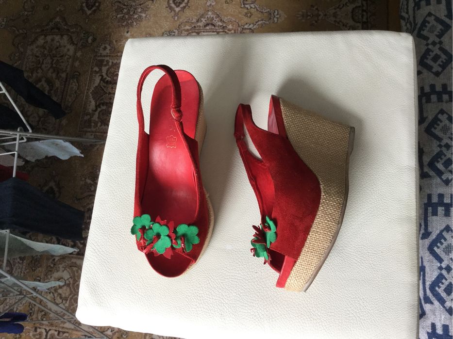 Sandale rosii din piele