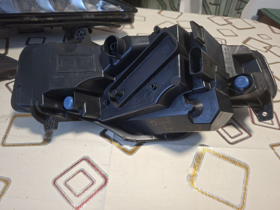 proiector octavia 4 cu grila  complet