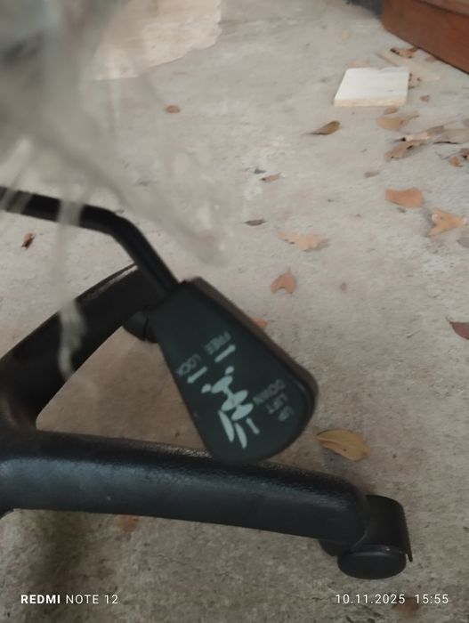 Стул на колесиках