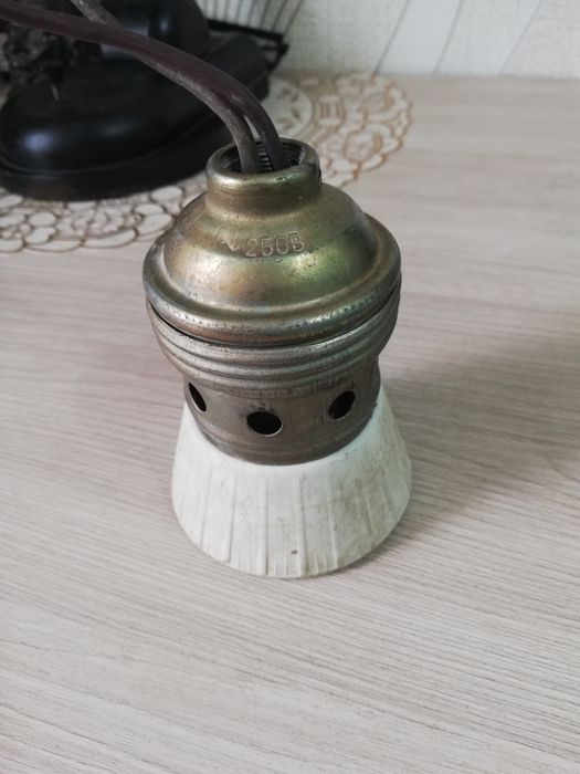 Патрон керамический Е 40 вроде