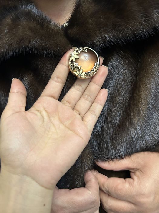 Продам норковую шубу