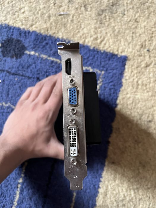 Видеокарта GT440 на 1 гигобайт