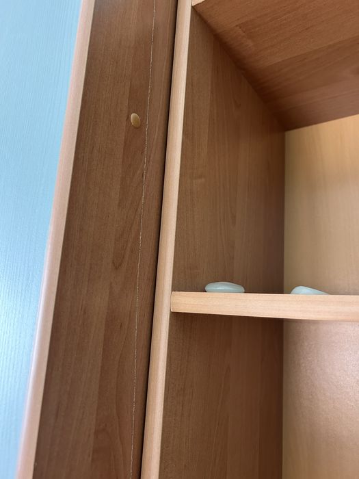 Детска секция с бюро - практична и просторна.