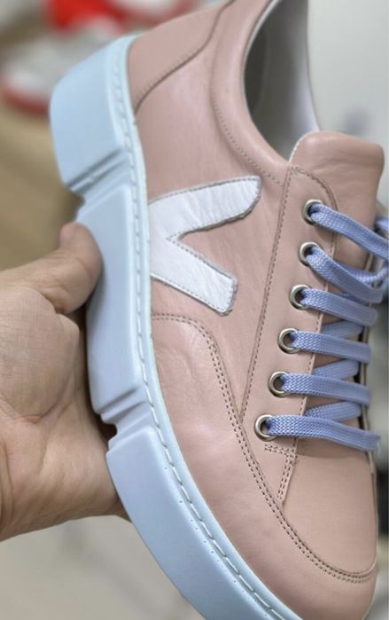 Кожаные кроссовки турецкие