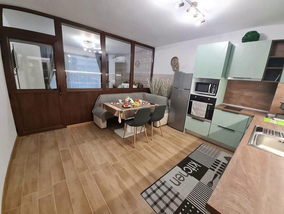 Тристаен апартамент, под наем, Център