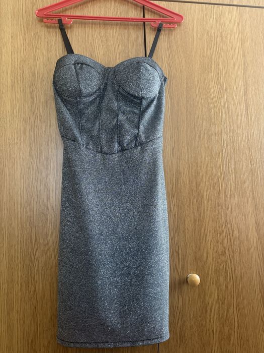 Продавам официална рокля