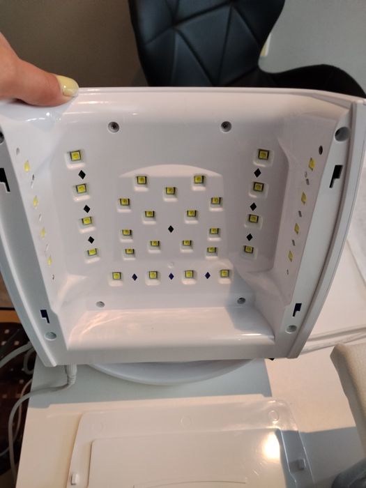 UV LED лампа акумулаторна