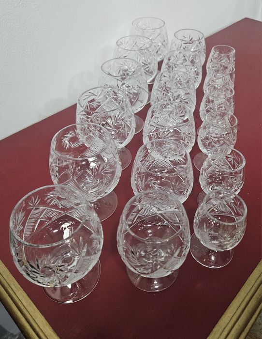 Trei seturi pahare din cristal