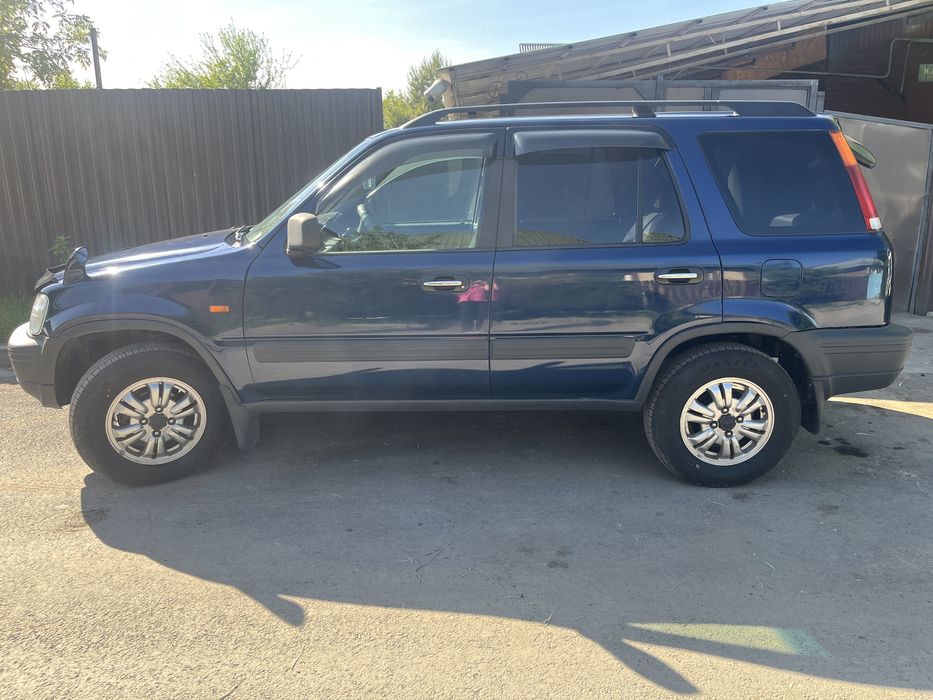 Продам машину Honda CR-V