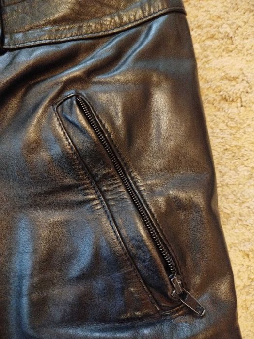 Pantaloni moto de piele
