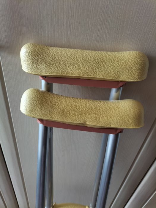 Костыли в отличном состоянии