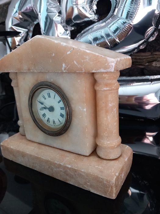 Мраморен каминен часовник мрамор декорация от камък