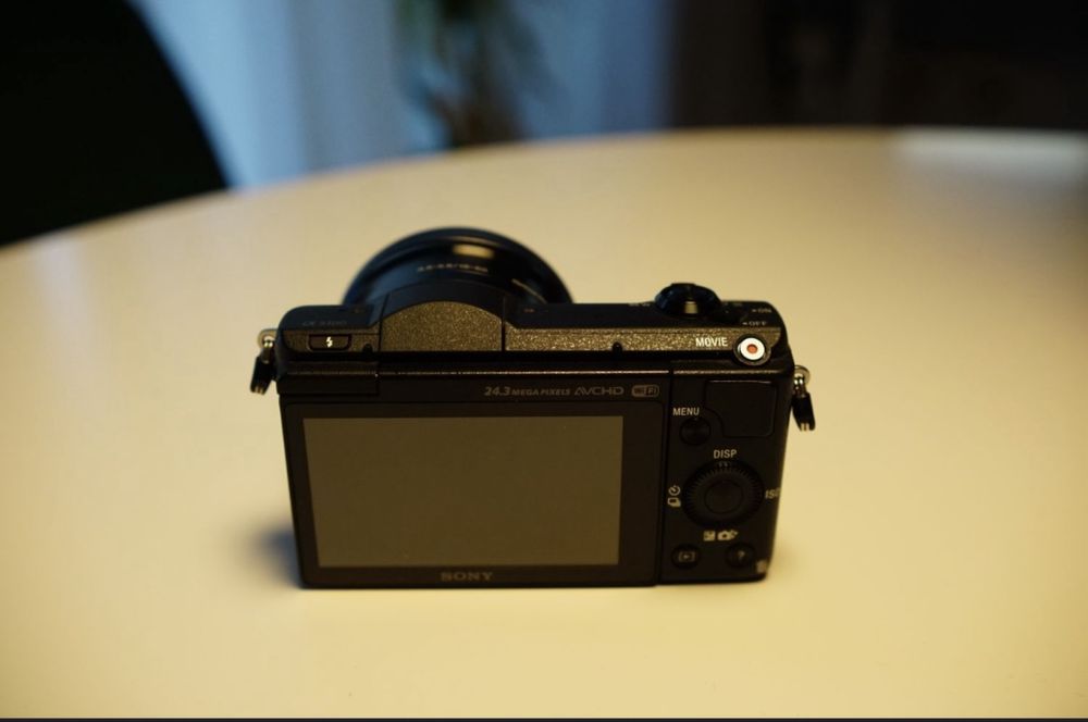 Sony a5100 mirrorless 1.500 cadre