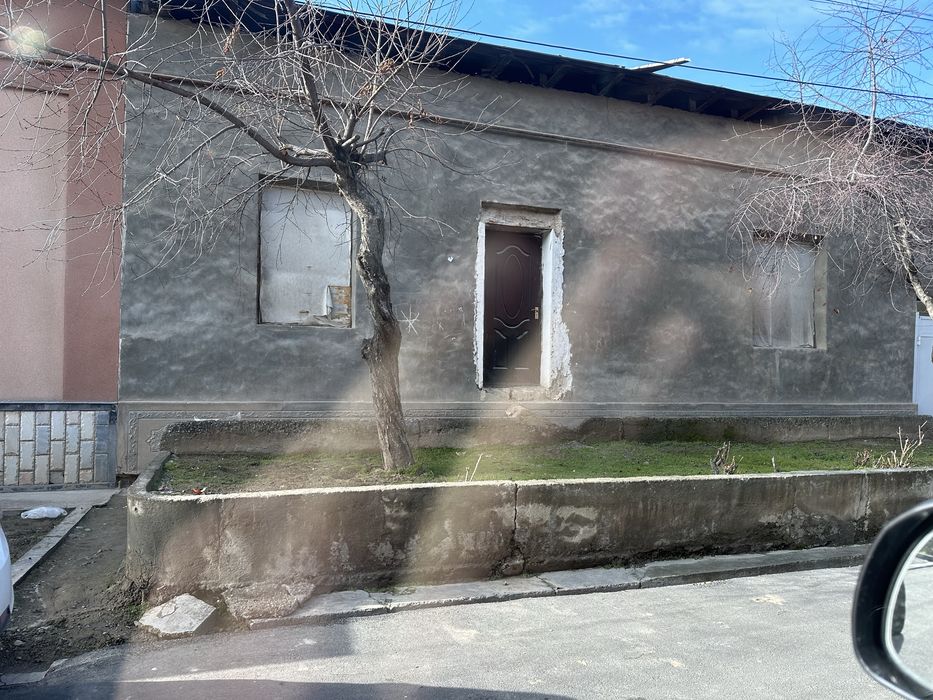 Uctepa izza mahalada quru yer sotladi 4 sotu