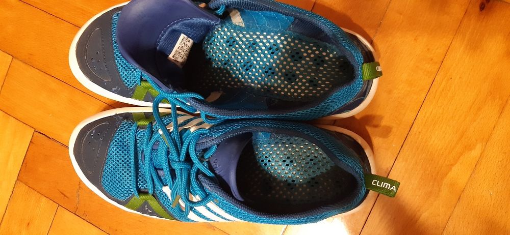Маратонки adidas