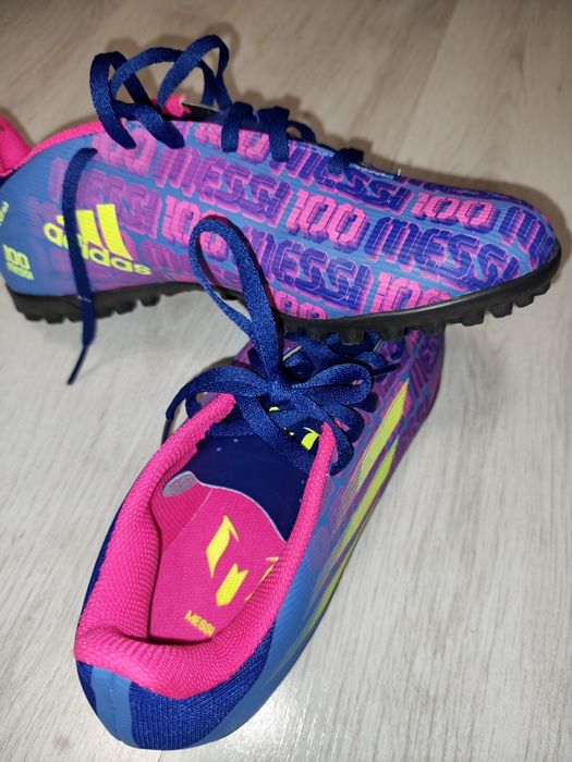 Продавм стоножки Adidas X Speedflow Messi.4 TF