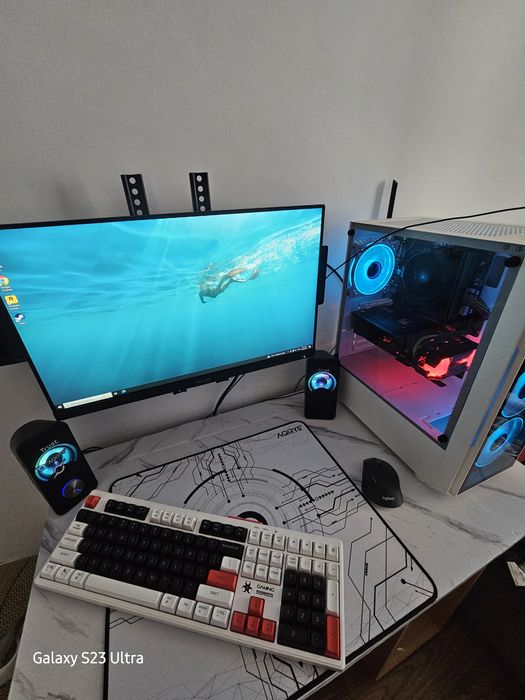 Vand pc gaming sau set up conplet