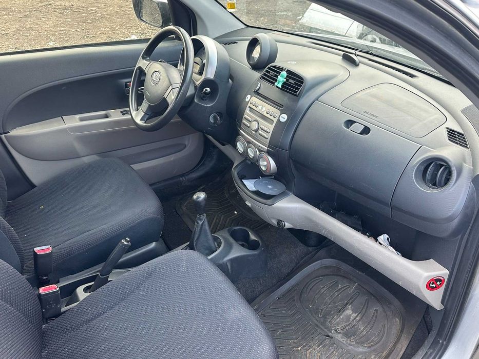 Dezmembrez Daihatsu Sirion 1,3 i 2007 cod motor K3-VE