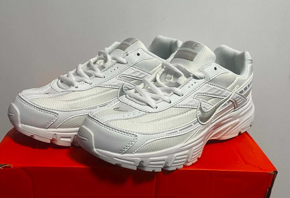 Дамски маратонки Nike