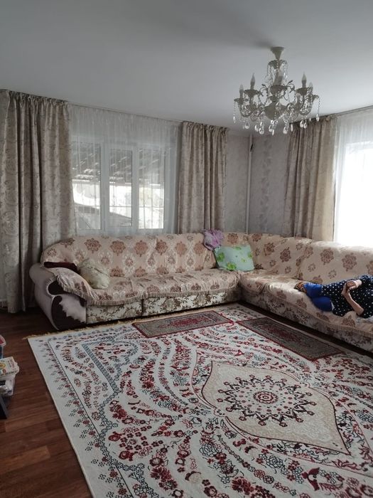 Продам дом возле центрального рынка