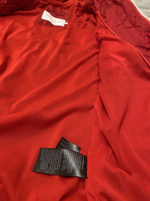 Продам ветровку Calvin klein оригинал
