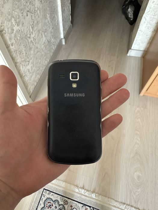 Продам два сумсунг телефона