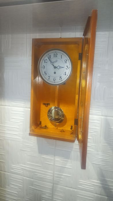 Продам настенные часы производства СССР