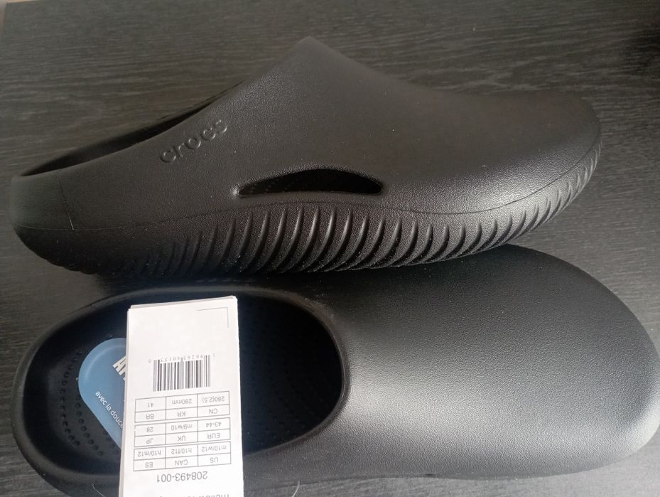 Продам crocs не дрого