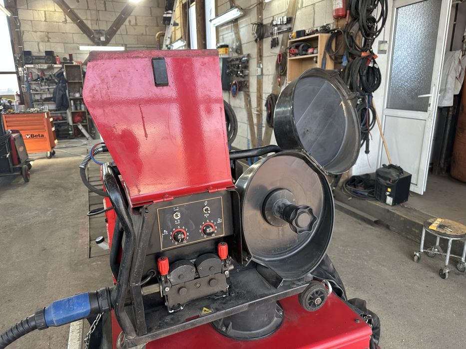 Aparat de sudura cu racire lichid Lincoln Electric 420.