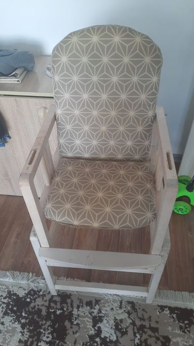 Детский стульчик для кормления